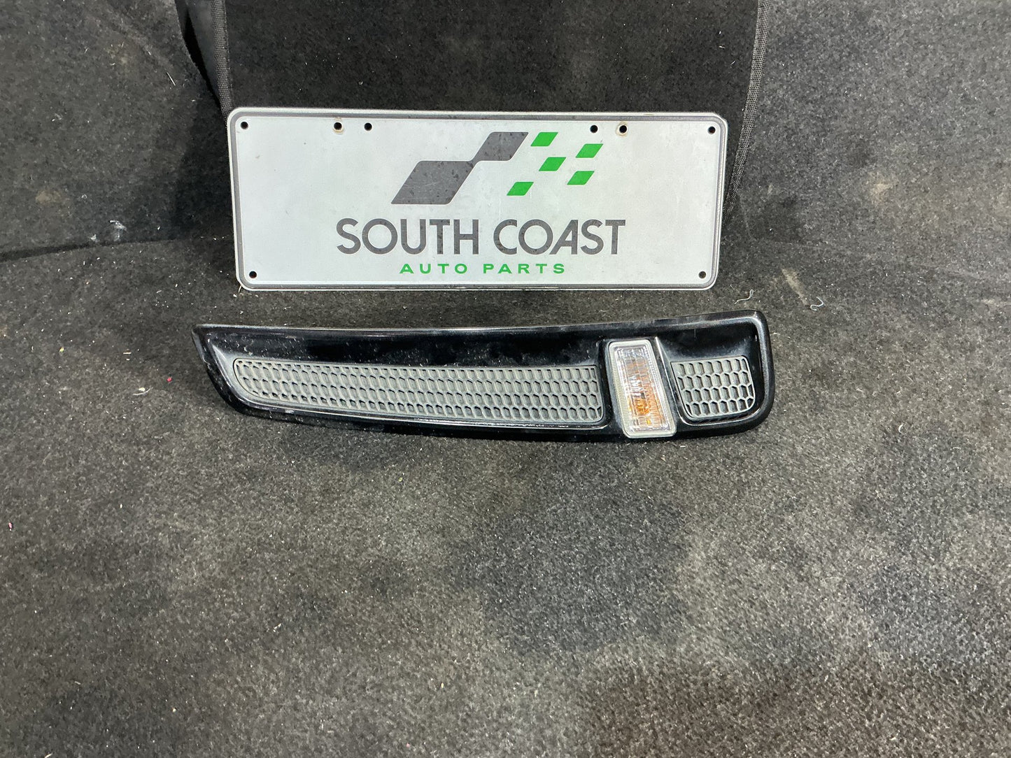 2013 Holden Ute VF  Right Front Guard Vent 92273267