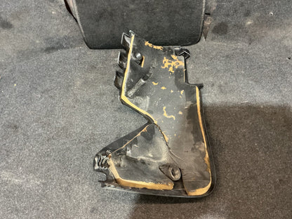 Holden Calais VE 6G1EX55768L940846 Engine Cover
