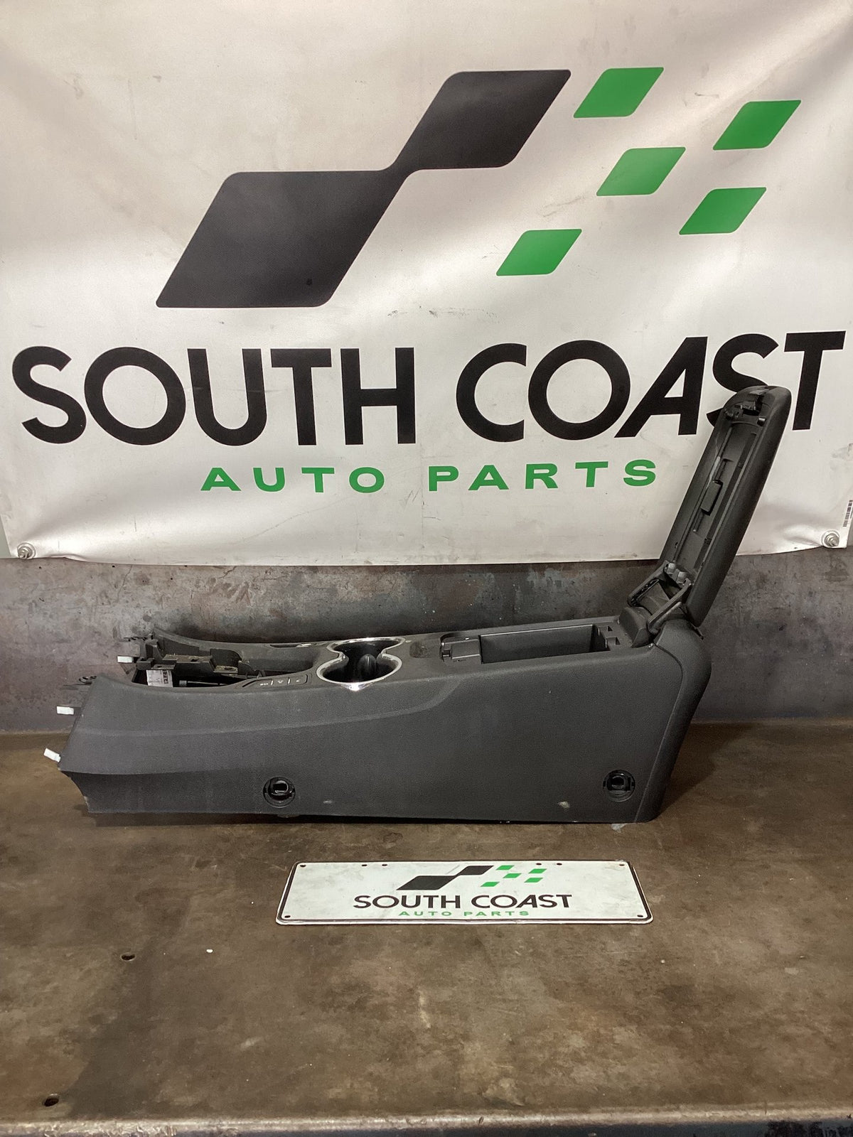 2013-2015 Holden Commodore VF Centre Console