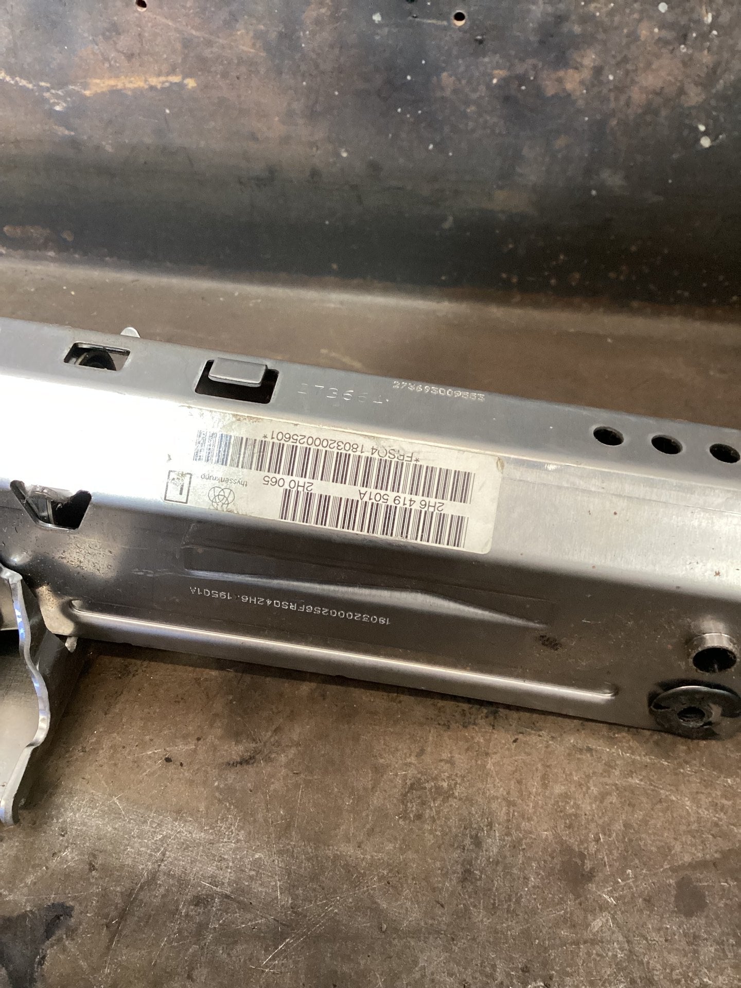 2018 Volkswagen Amarok Steering Column 2H6419501A