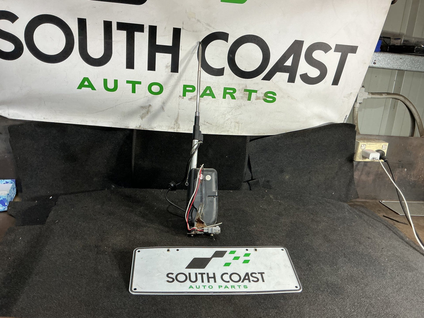 2005 Holden Commodore VZ  Antenna