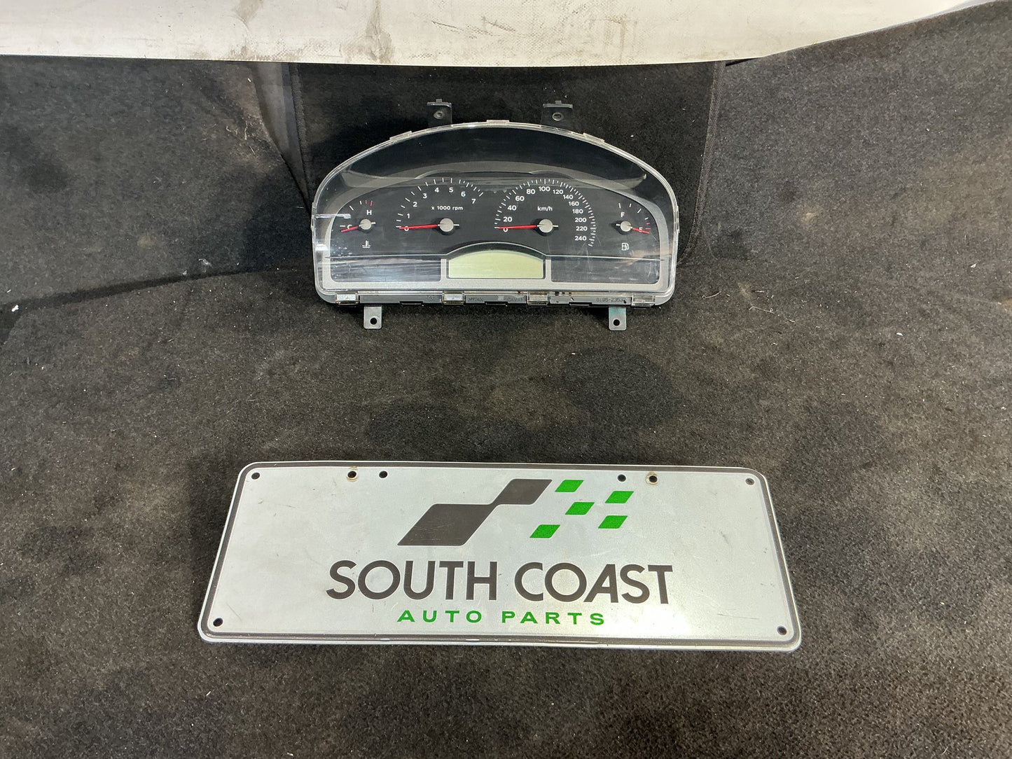 2005 Holden Commodore VZ  Instrument Cluster