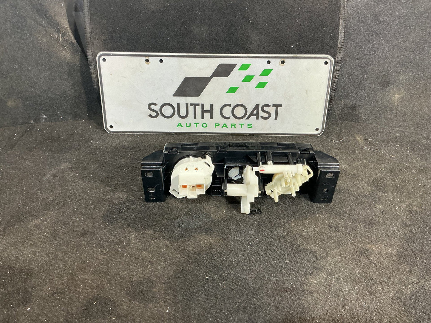 2005 Holden Commodore VZ  Heater/AC Controls
