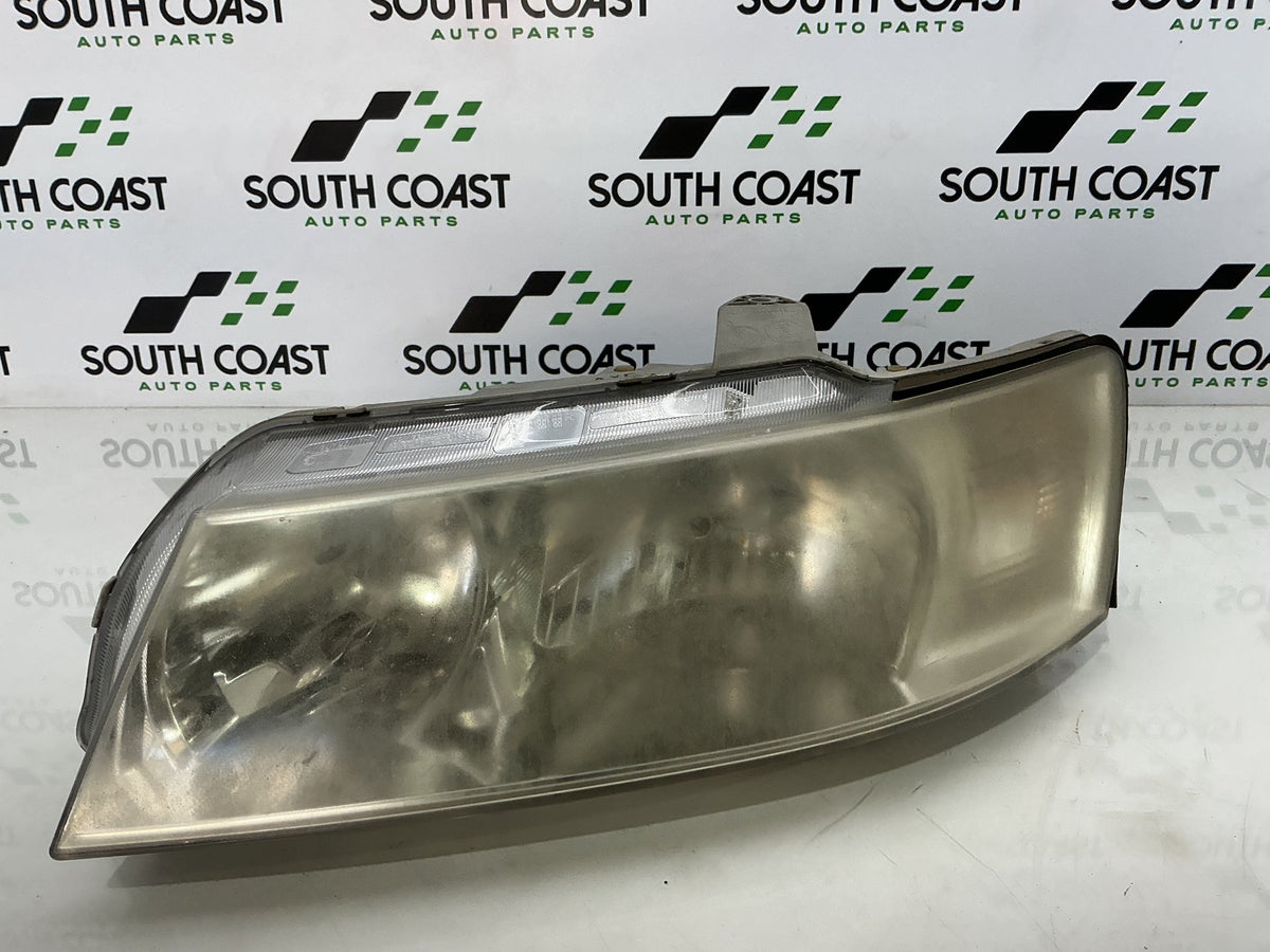 2005 Holden Adventra VZ 6G1ZM84785L518795 Left Headlight 92122169