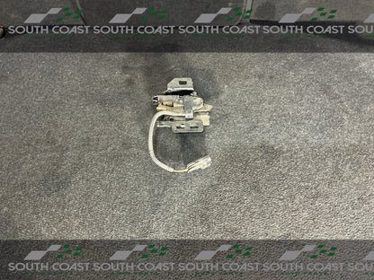 Holden Commodore VE  Bonnet Release 92187368