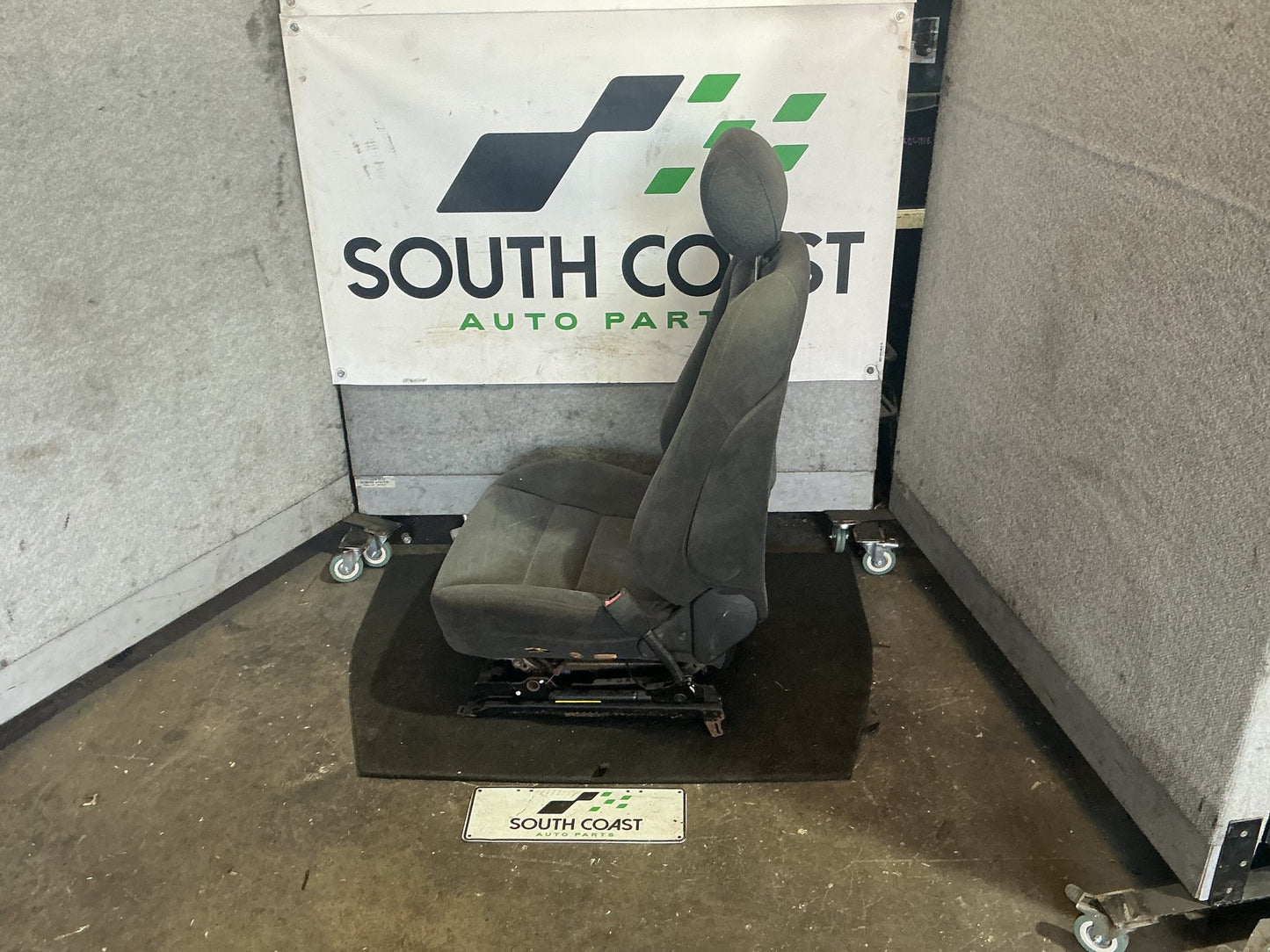 2004 Holden Commodore VY Right Front Seat