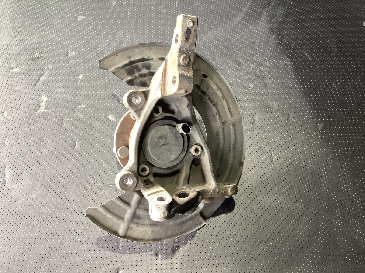 2007 Holden Calais Calais Left Front Hub Assembly VELEFTFRONTWHEELHUB92182852