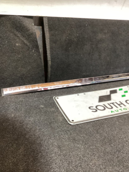 Holden Calais VE 6G1EX55768L940846 Right Rear Door Moulding