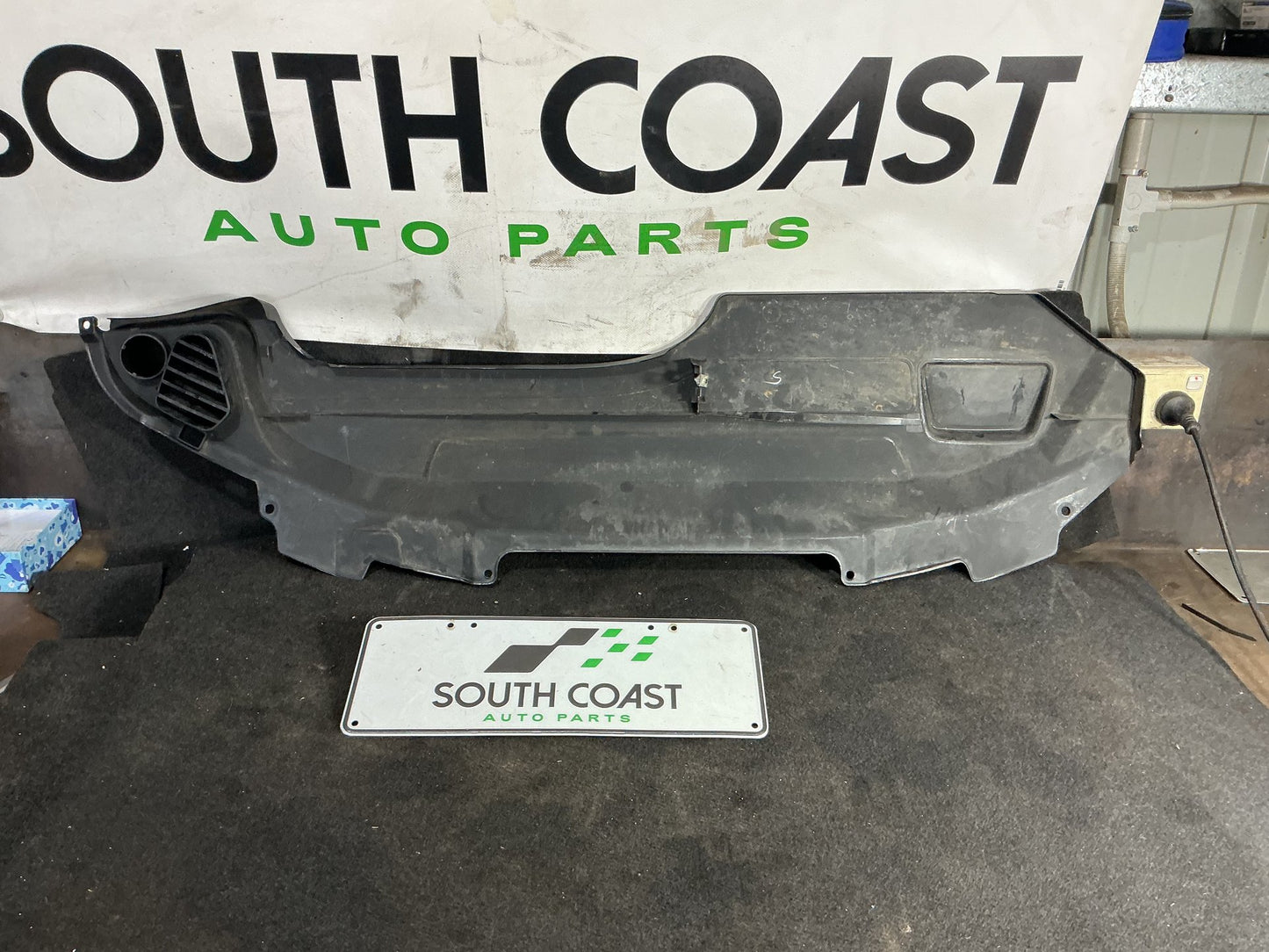 2005 Holden Commodore VZ  Radiator Shroud 92119006