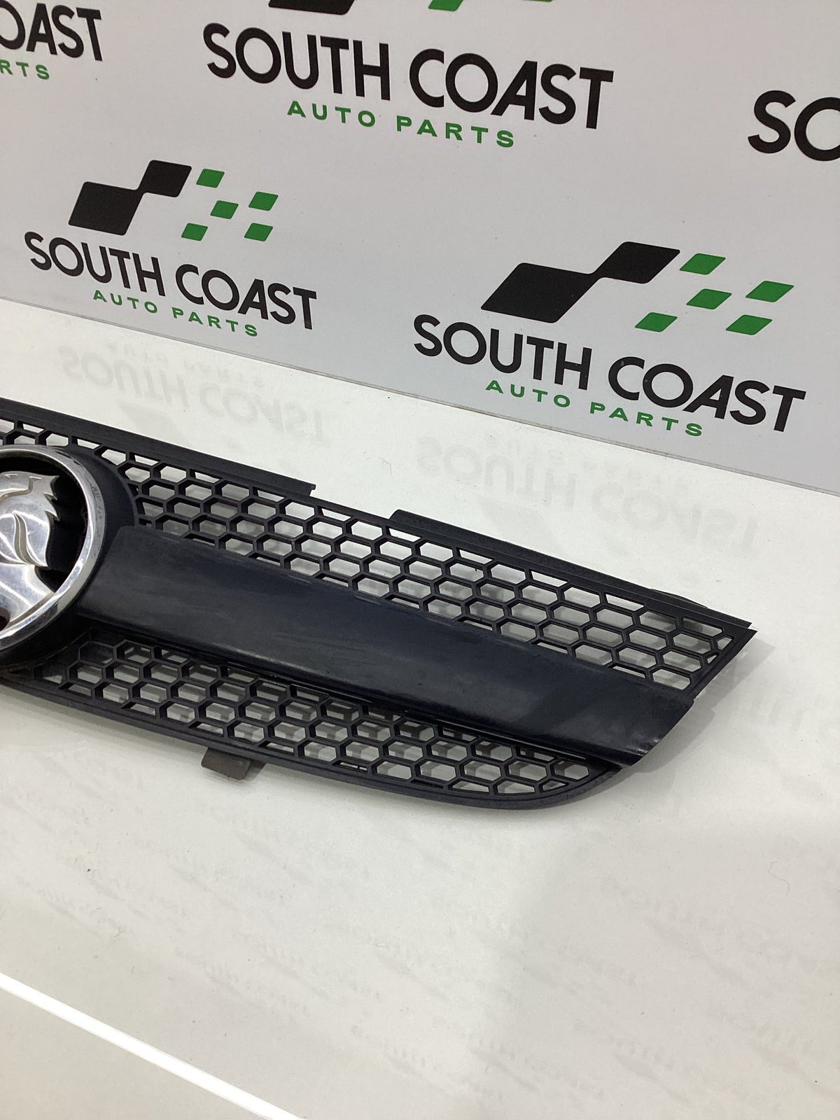 2005 Holden Adventra VZ 6G1ZM84785L518795 Bumper Grille