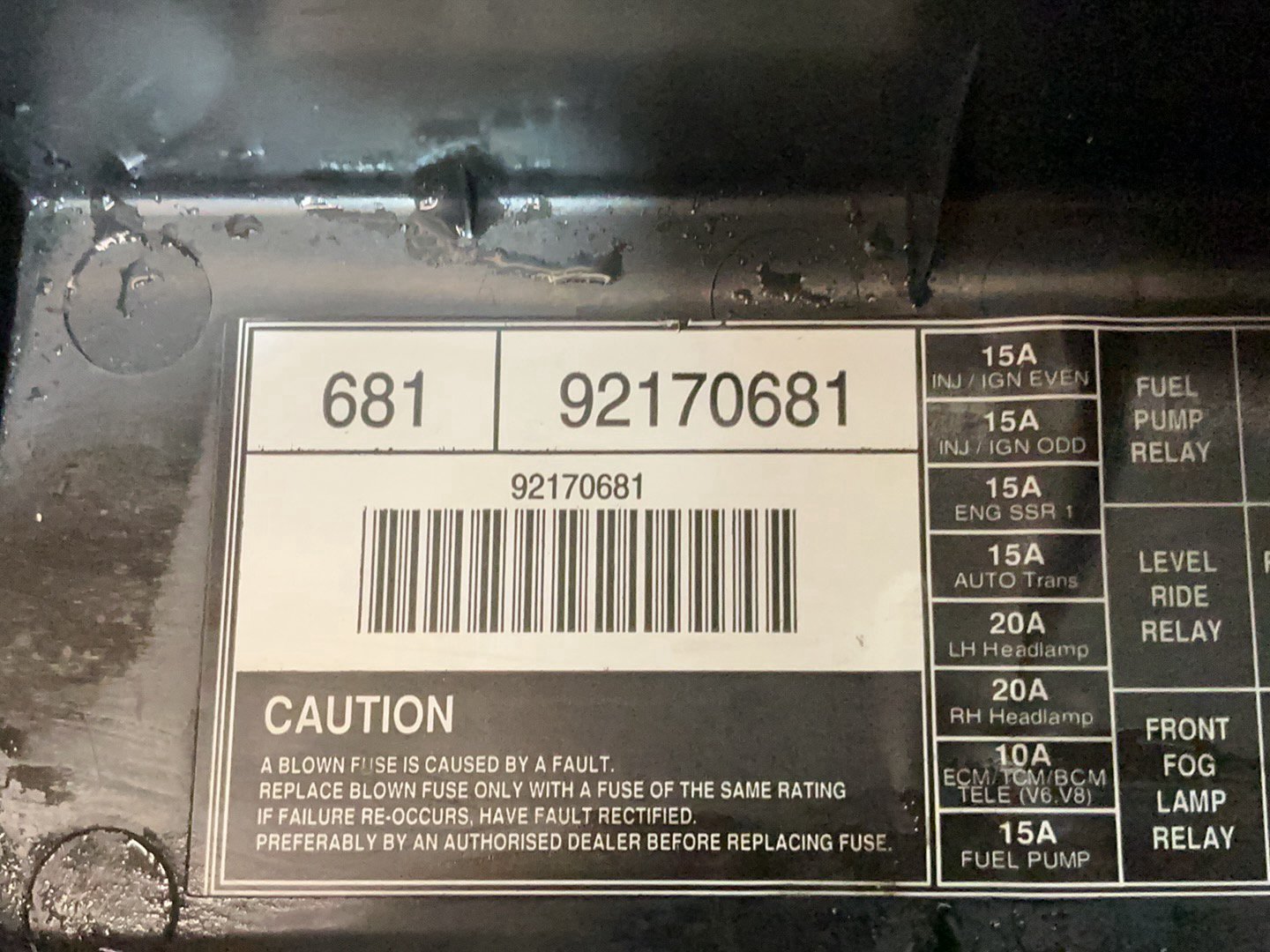 2005 Holden Commodore VZ  Fuse Box Lid 92170681