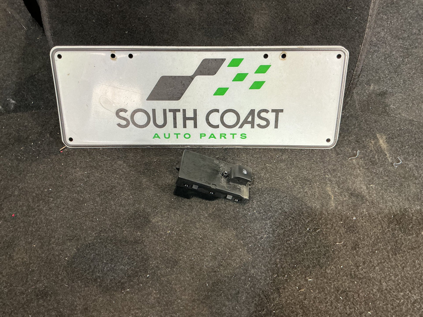 2013 Holden Ute VF  Left Front Window Switch 92256972