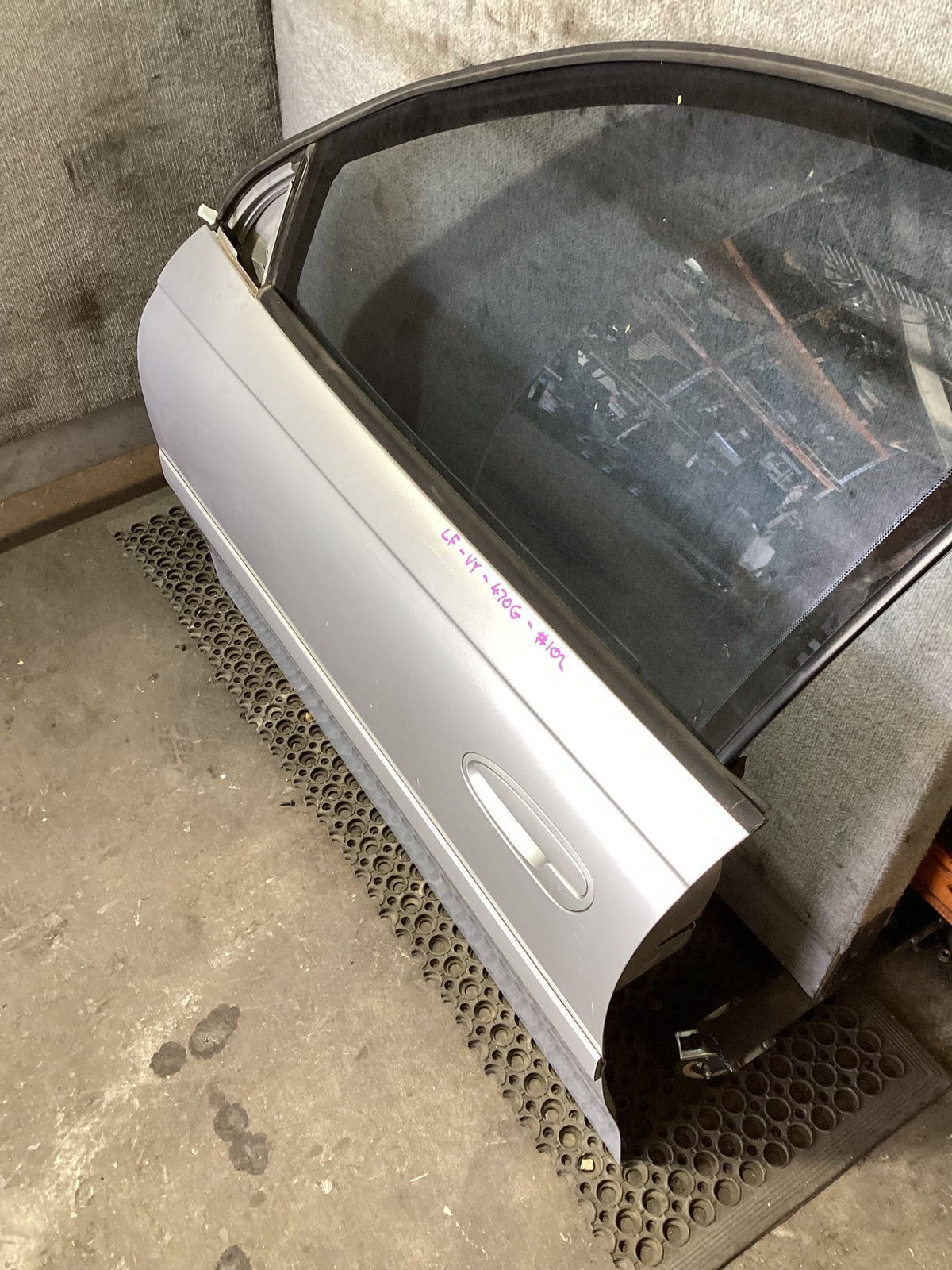 2003 Holden Commodore VYEquipe Left Front Door