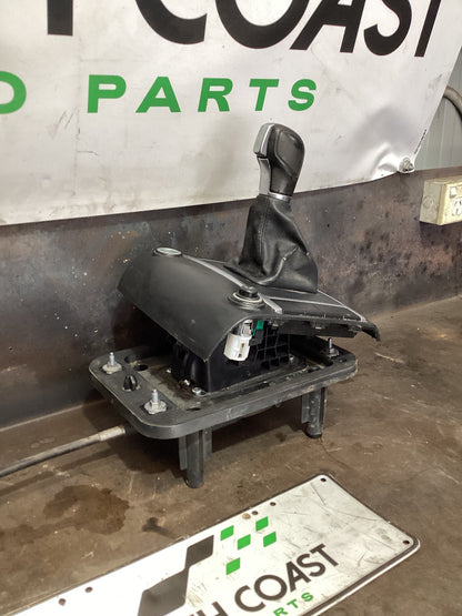 2018 Volkswagen Amarok Automatic Shifter Assembly 2H1713025E