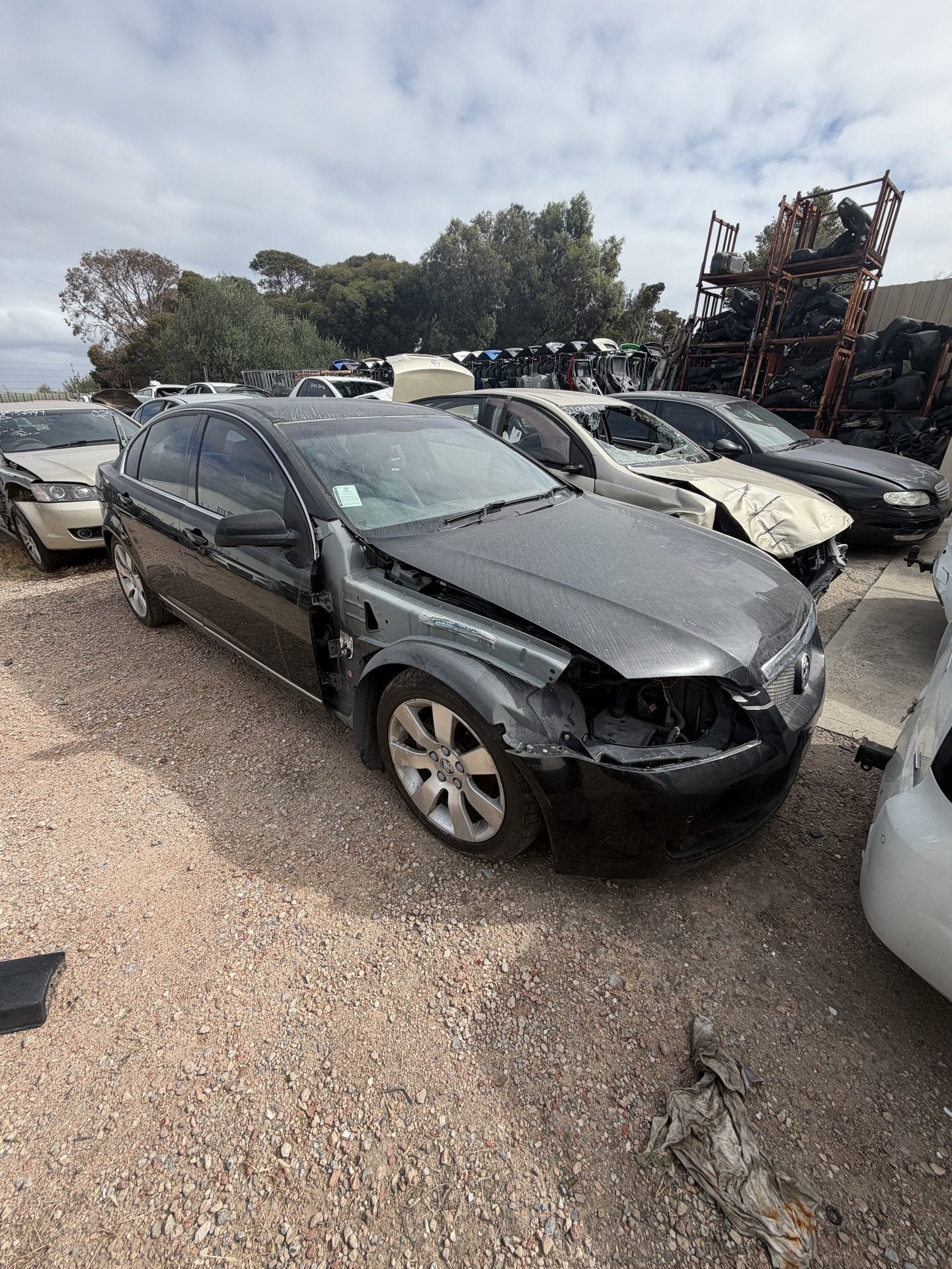 Holden Calais VE 6G1EX55768L940846 Air Dam