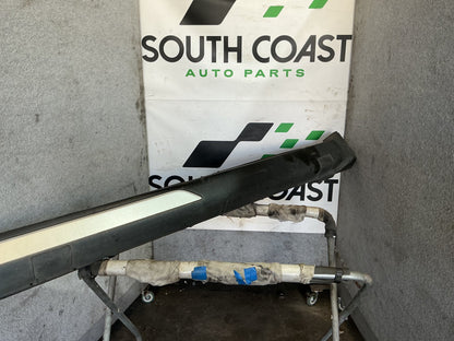 2005 Holden Adventra VZSX6 Right Side Skirt