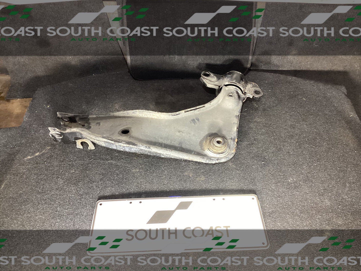 Holden Calais VE 6G1EX55768L940846 Right Rear Upper Control Arm 92196523