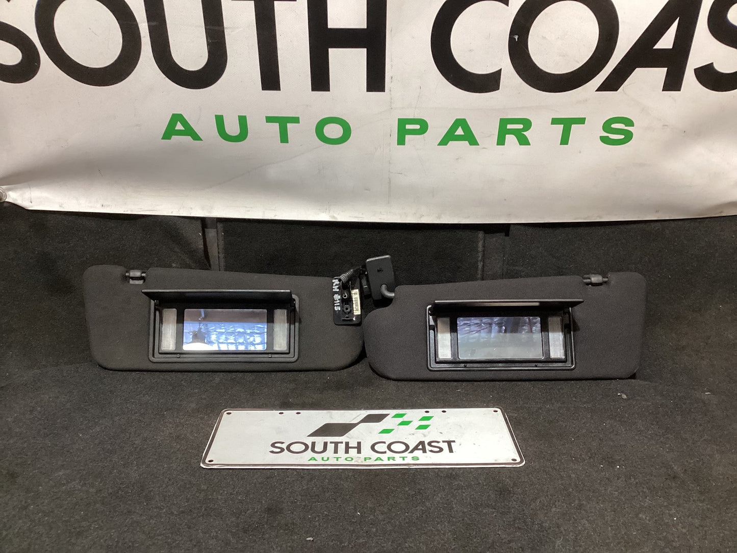 2007 Holden Calais VE 6G1EX55768L940846 Sun Visor Pair