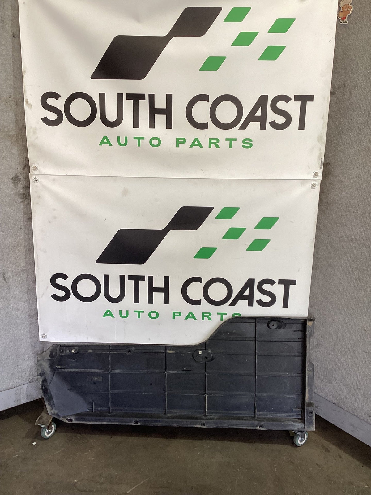 Holden Commodore VE  Splash Shield Under Body 92261817