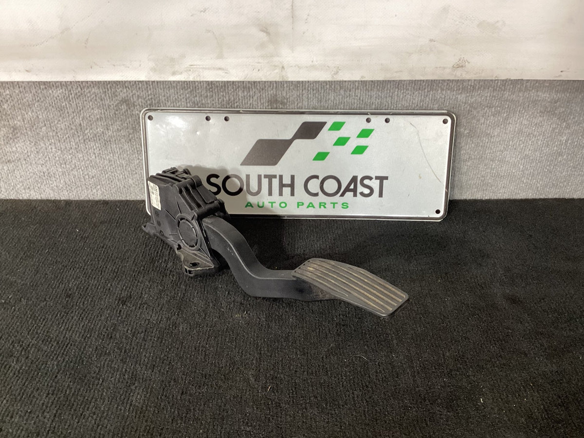 2017 Holden Commodore VF Accelerator Pedal 92286133