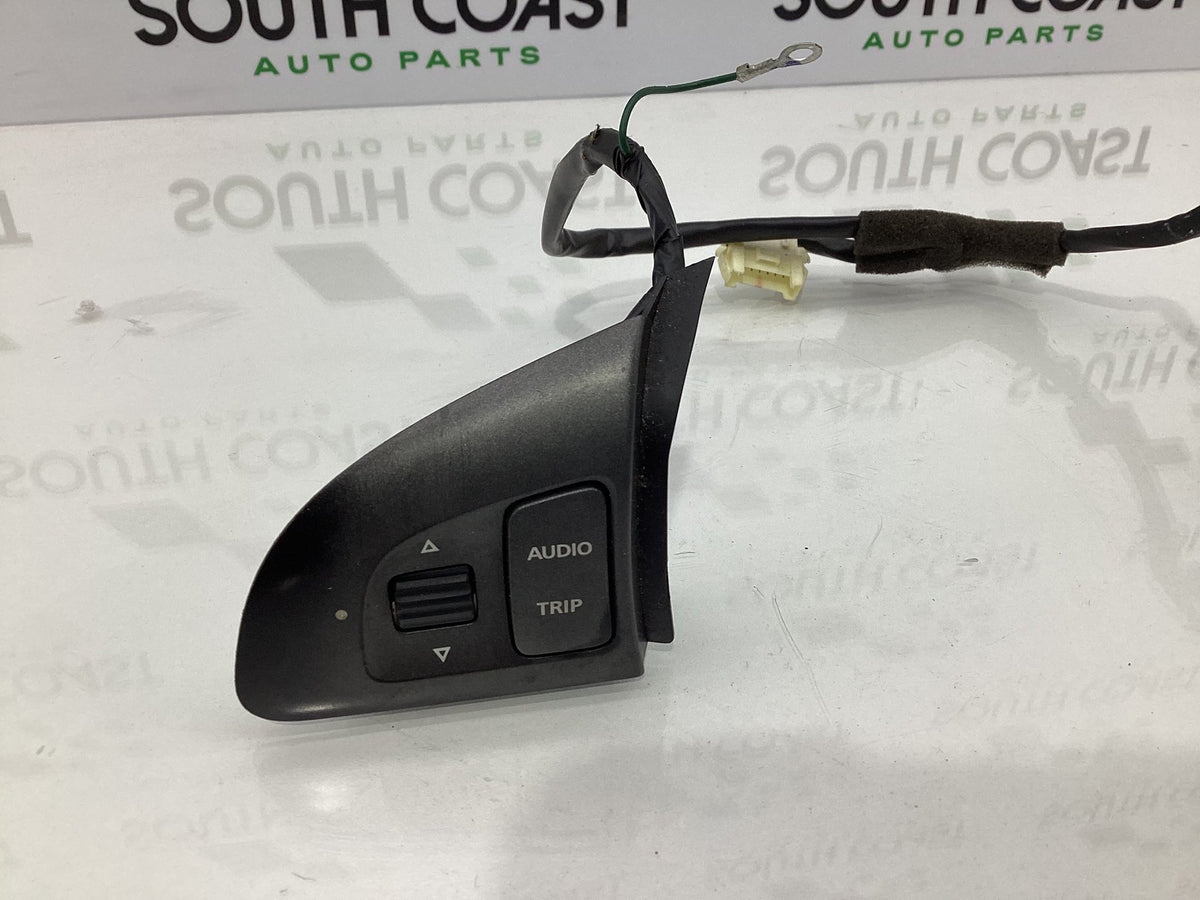 2008 Holden Commodore VE Steering Wheel Switches