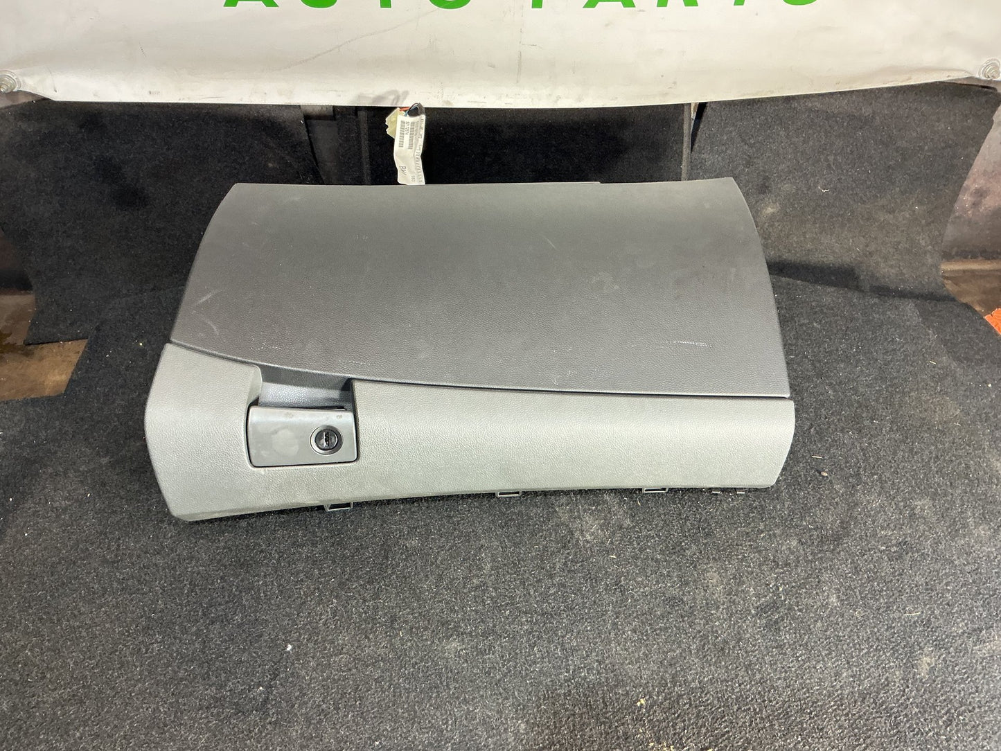 Holden Commodore VE  Glove Box 92172574