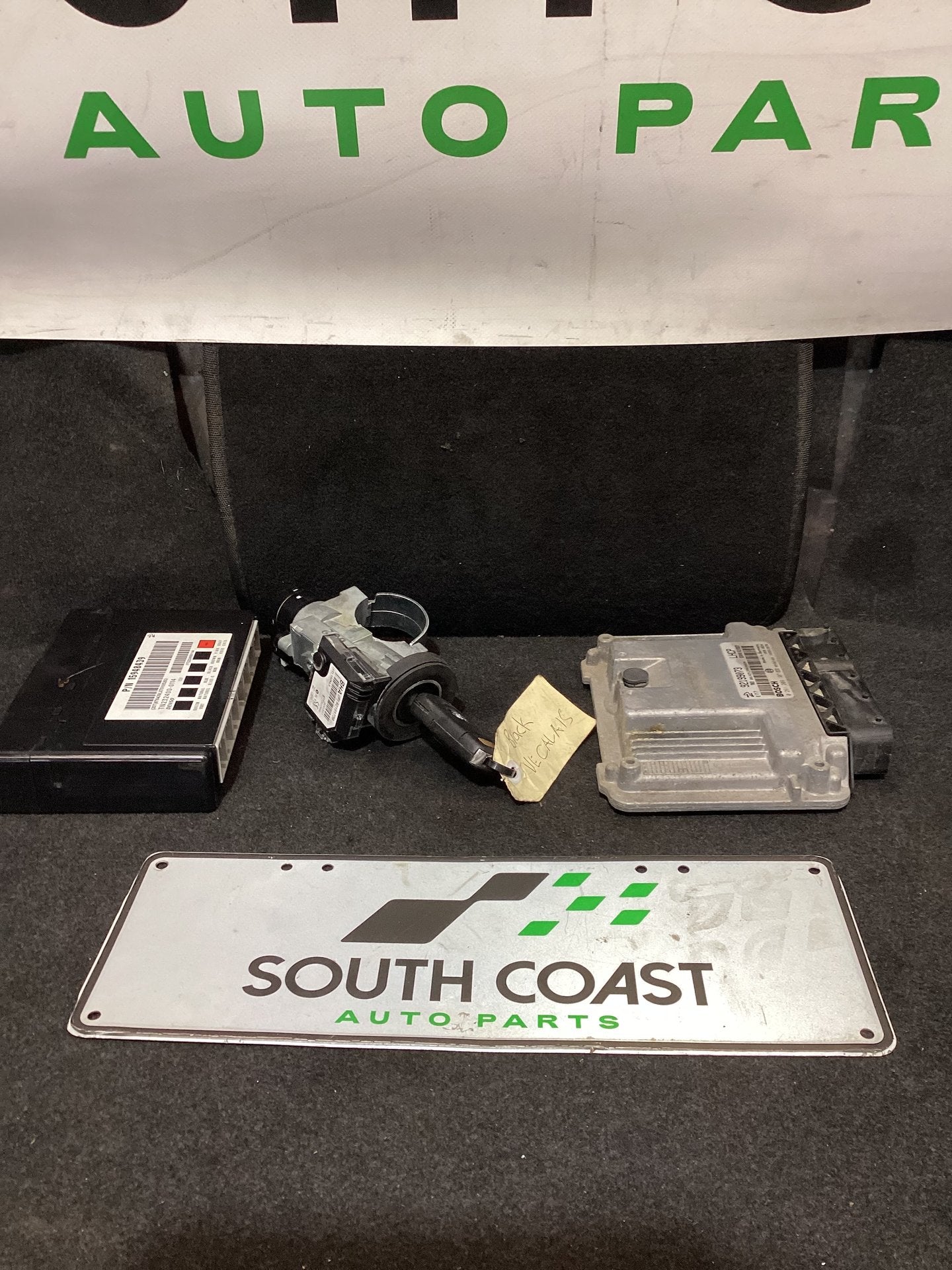 Holden Calais VE 6G1EX55768L940846 Engine ECU - Security Set 92199073