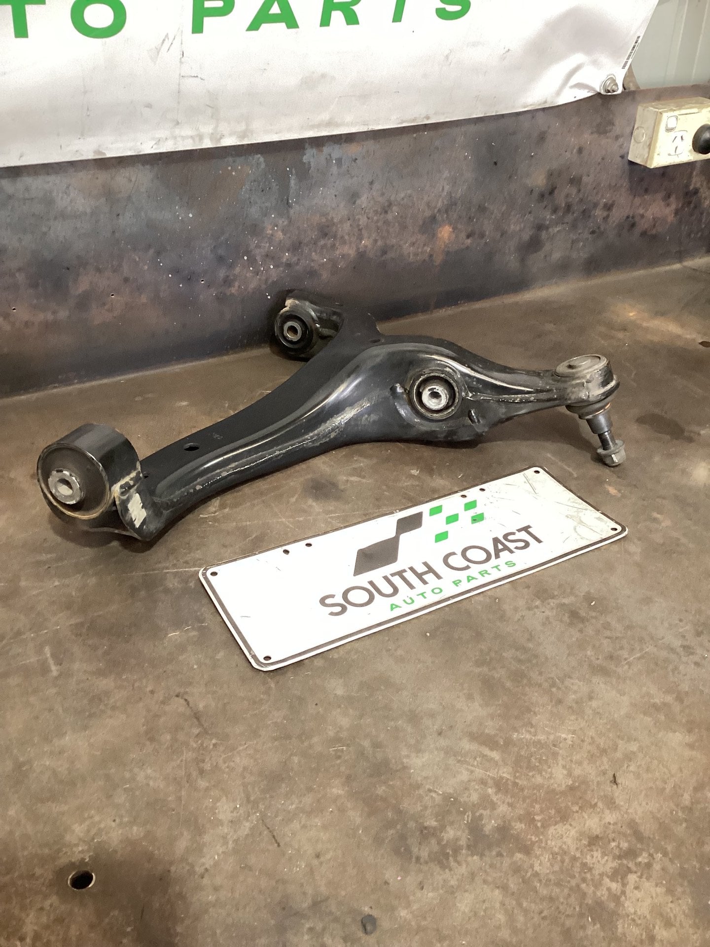 2018 Volkswagen Amarok Right Front Lower Control Arm RH2H0407152A