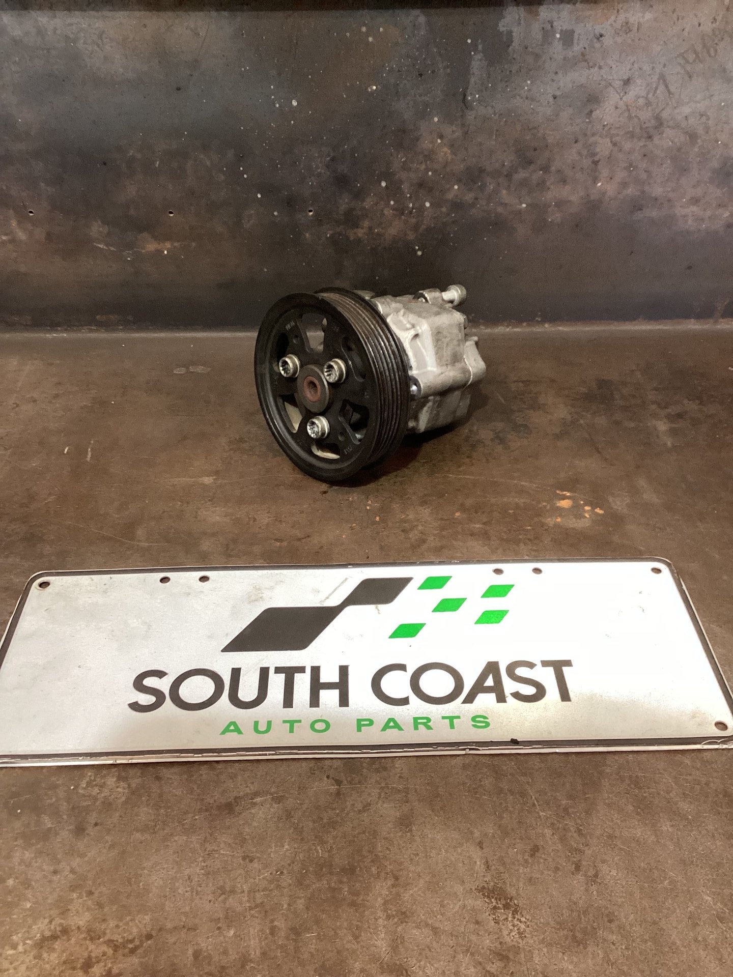 2018 Volkswagen Amarok Power Steering Pump 2H6422154