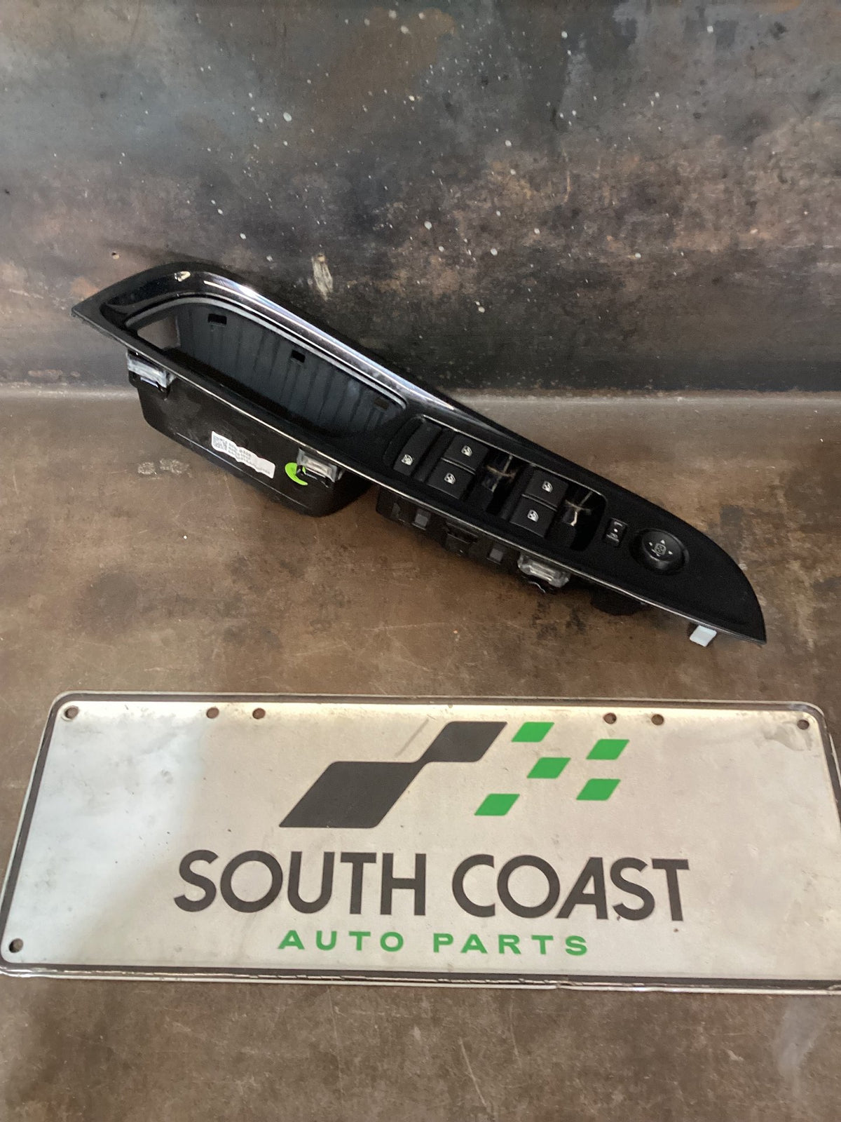 2013-2015 Holden Commodore VF Right Front Window Switch 92256966