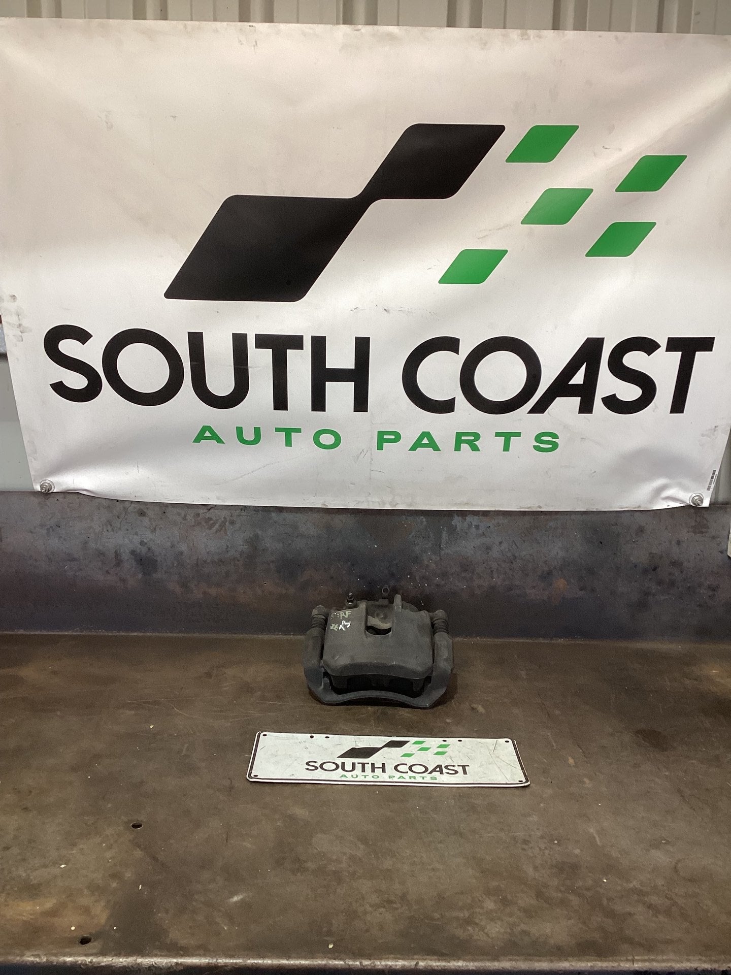 2018 Volkswagen Amarok Right Front Caliper L69215M10