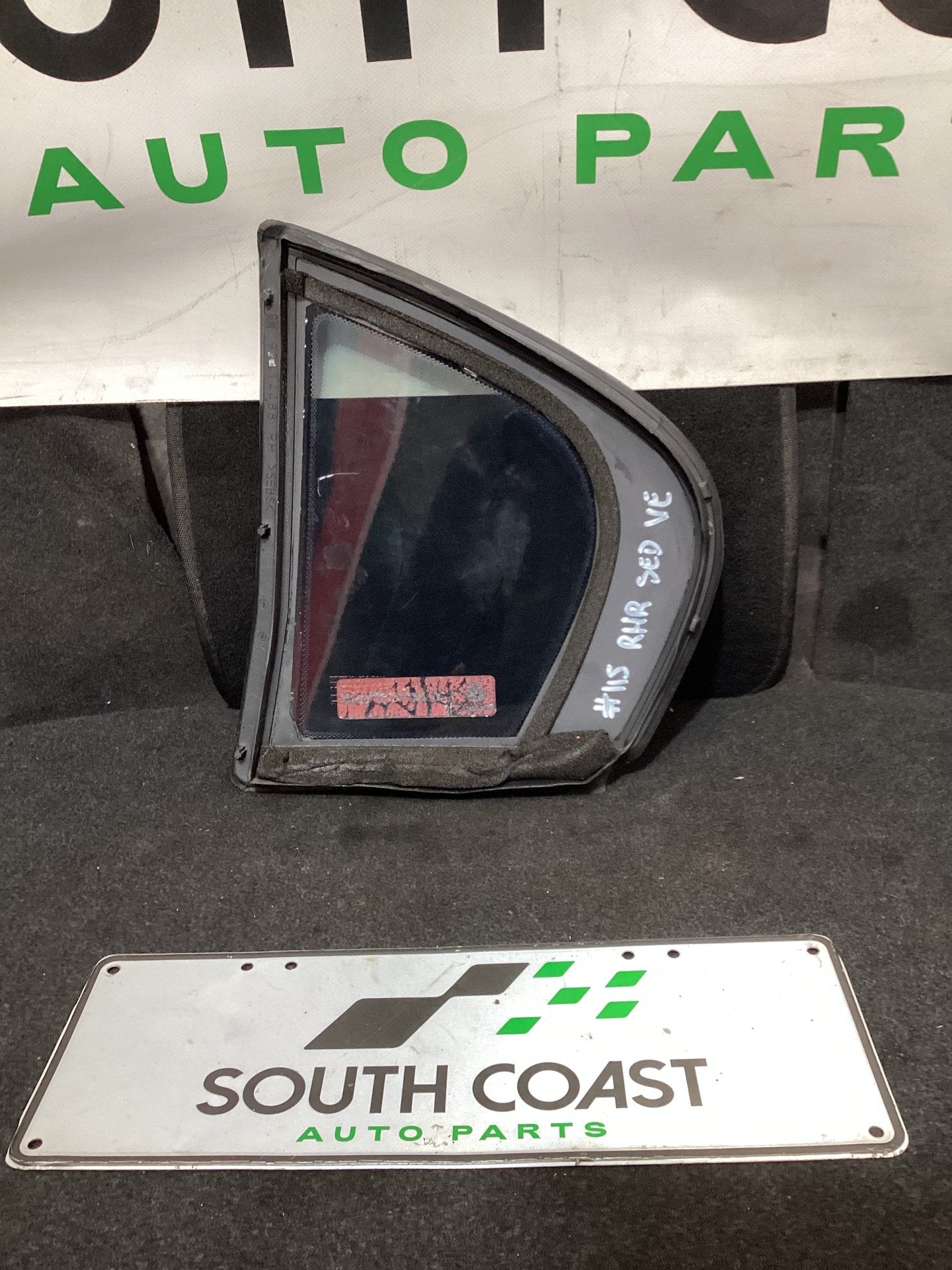 Holden Calais VE 6G1EX55768L940846 Right Rear Quarter Door Glass