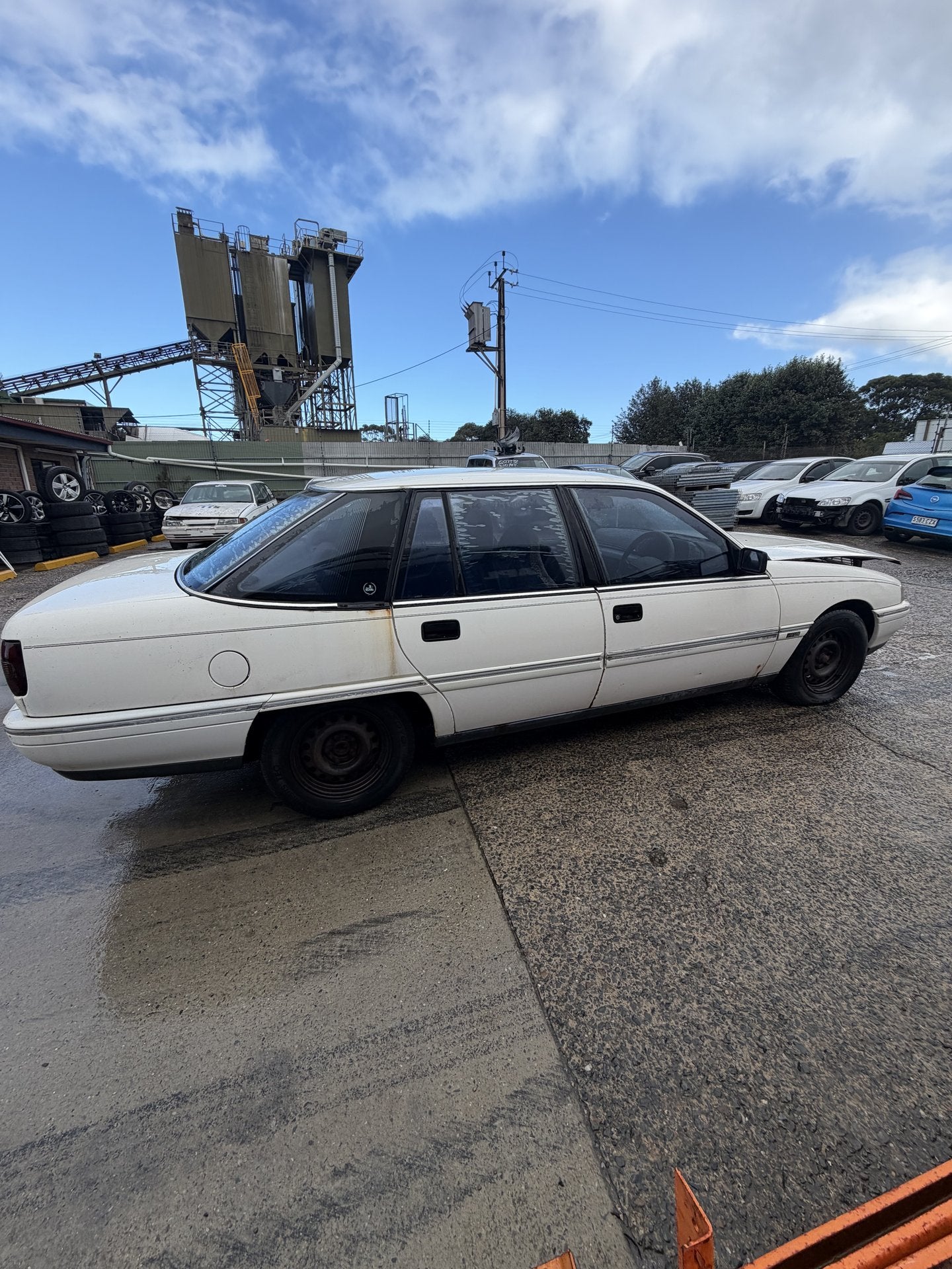 1990 Holden Statesman V8 VQ White