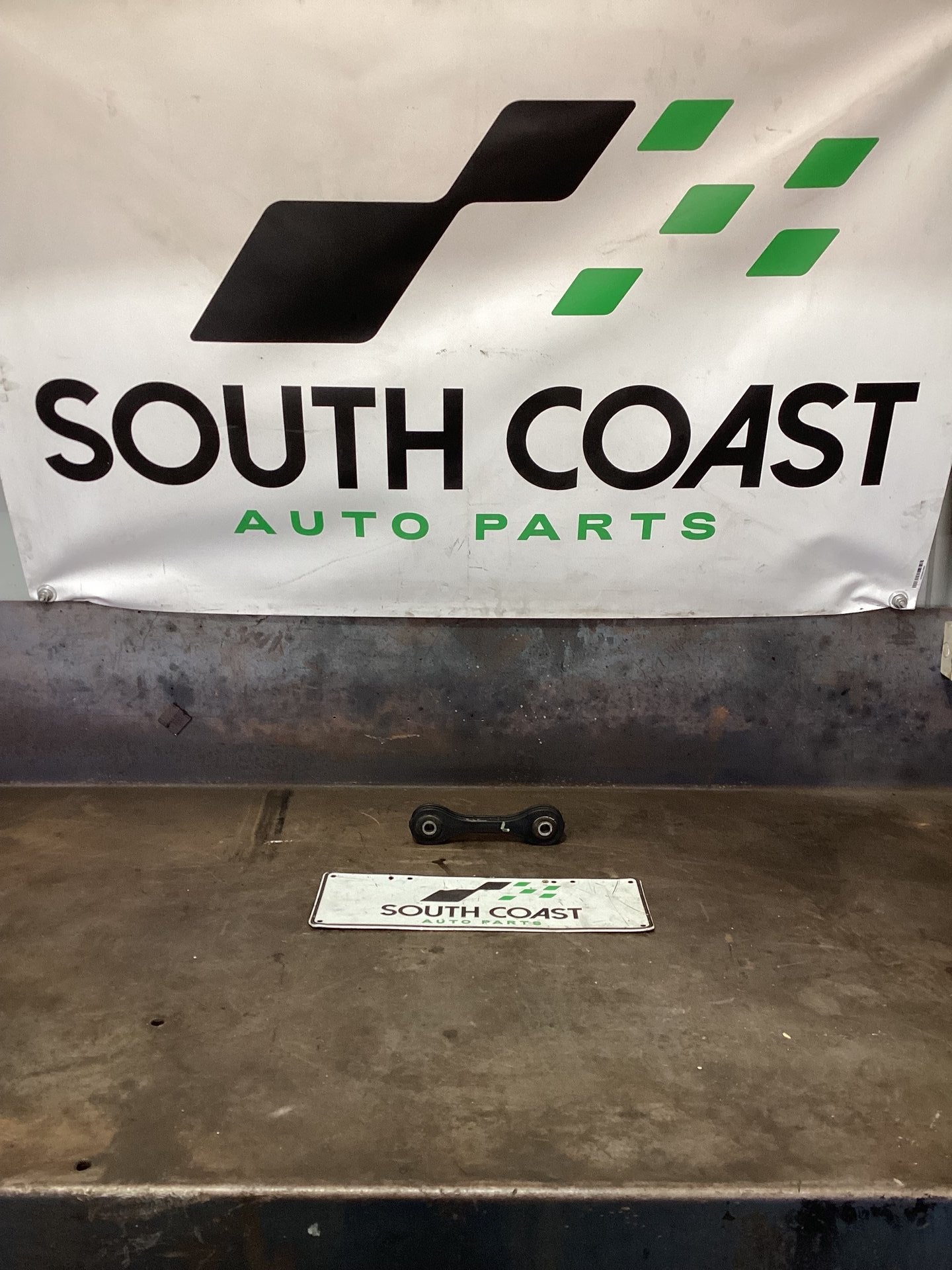 2018 Volkswagen Amarok Front Left Sway Bar Link 2H0411317B