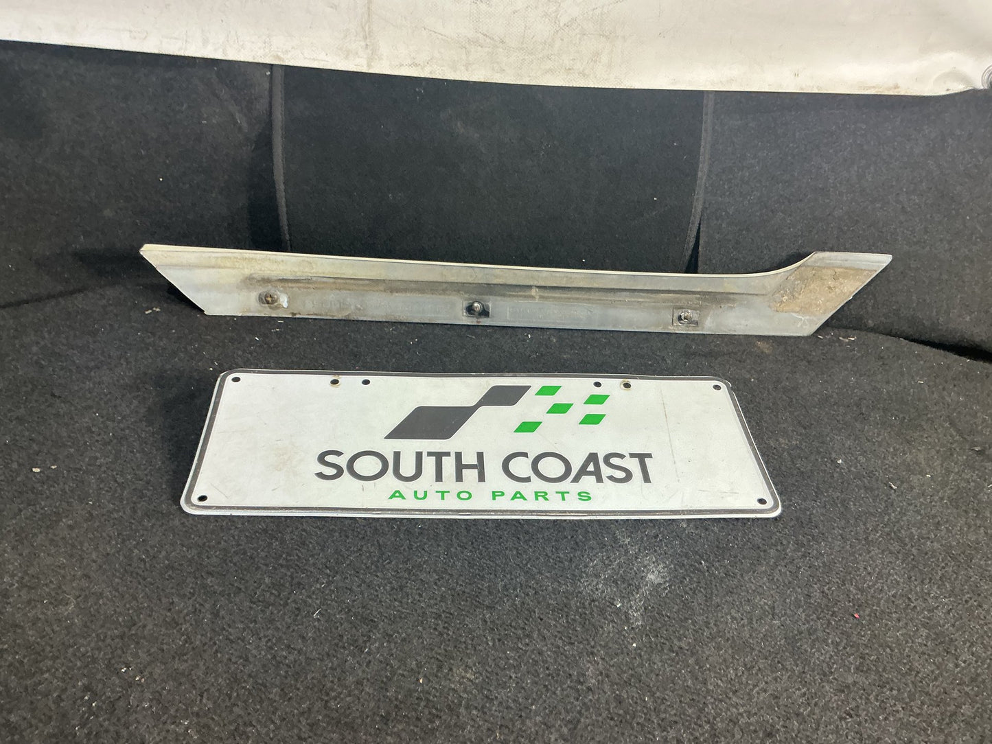 1990 Holden Statesman VQ 6H8VSY19UML459969 Right Rear Wheel Arch Moulding 92040094