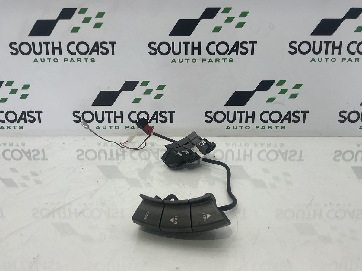 2005 Holden Adventra VZ 6G1ZM84785L518795 Volume Control Switches