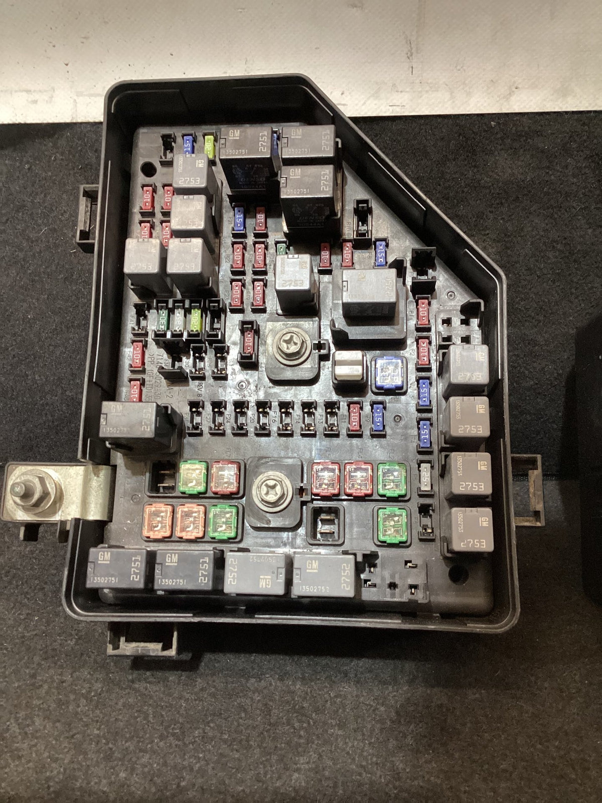 2011 Holden Commodore VE Engine Fuse Box 92237641