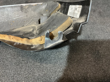 Holden Calais VE 6G1EX55768L940846 Engine Cover