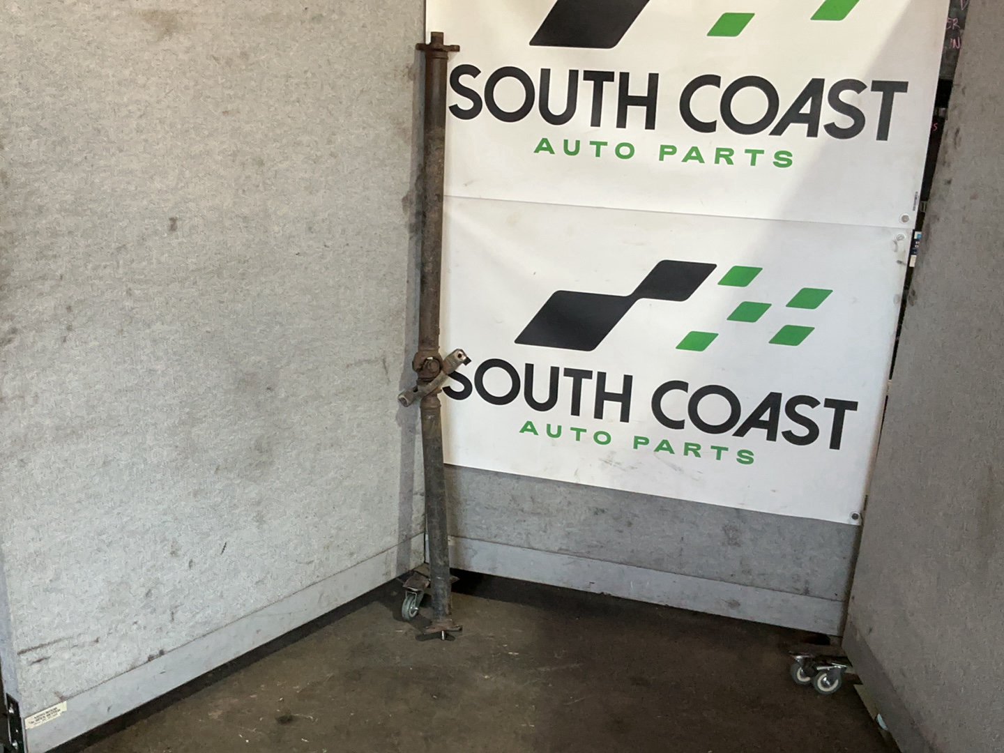 2005 Holden Commodore VZ  Two-Piece Drive Shaft