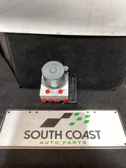 Holden Calais VE 6G1EX55768L940846 ABS Brake Module 92198709
