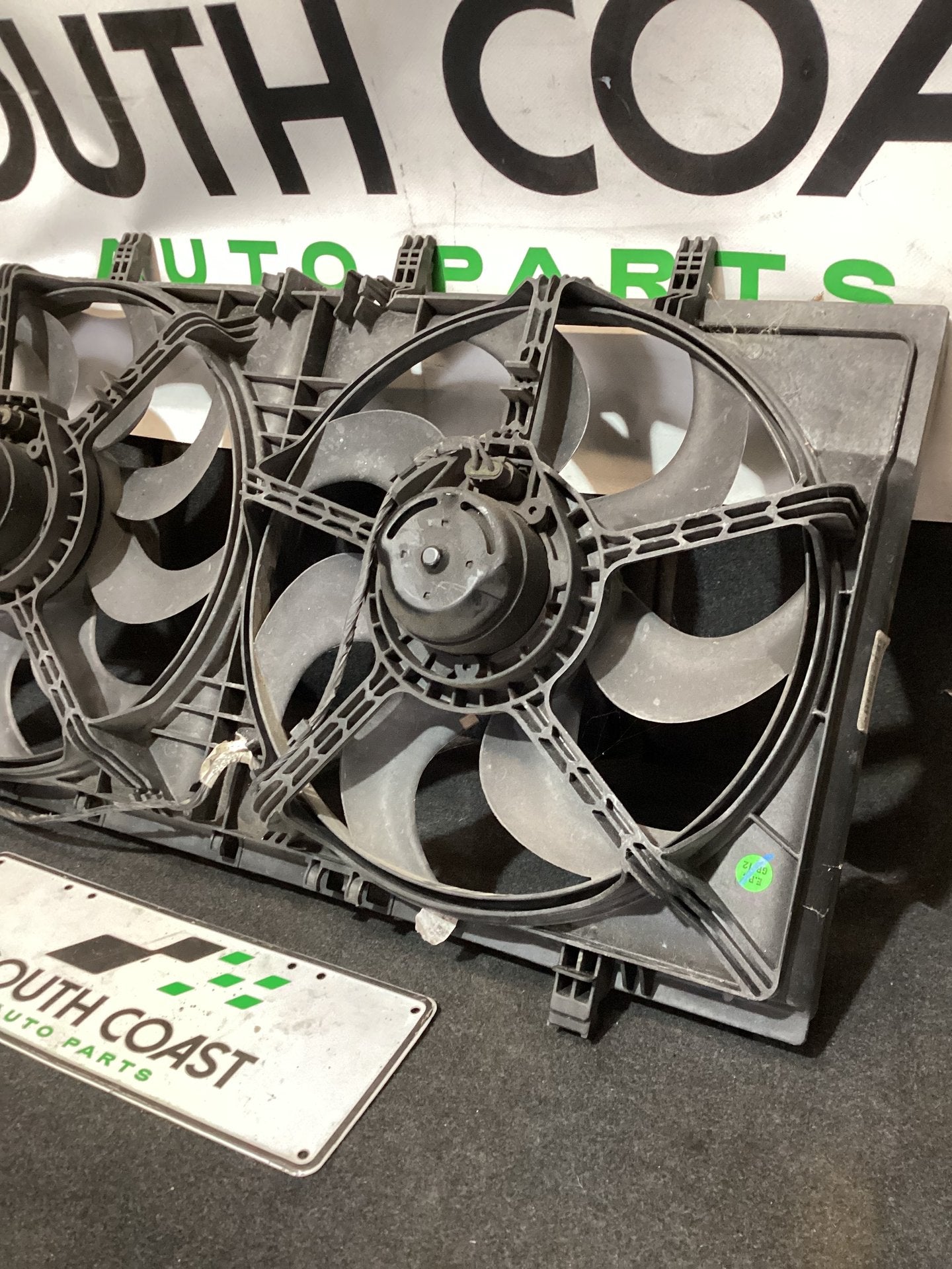 Holden Calais VE 6G1EX55768L940846 Dual Fan Assembly