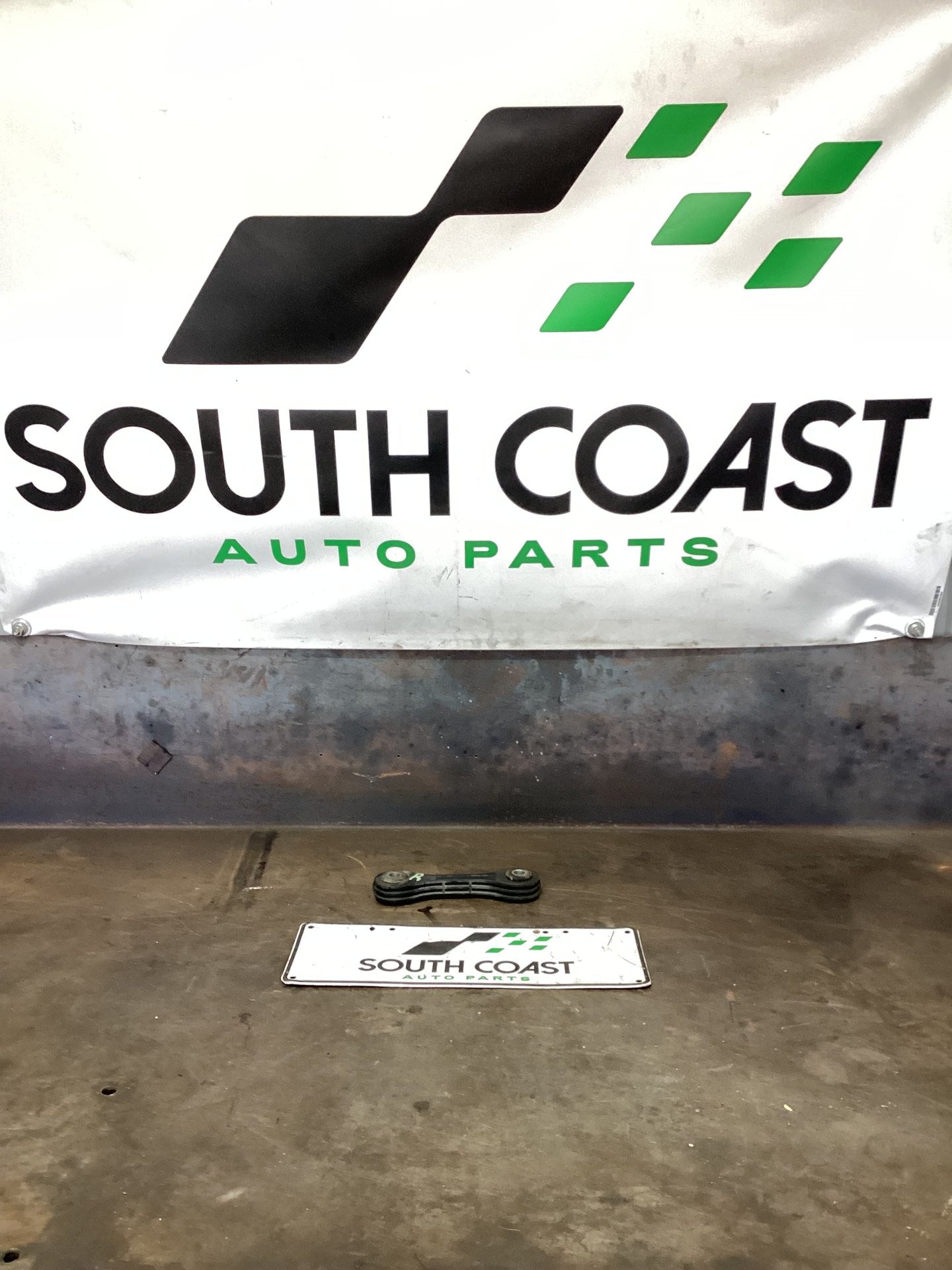 2018 Volkswagen Amarok Right Front Sway Bar Link 2H0411317B