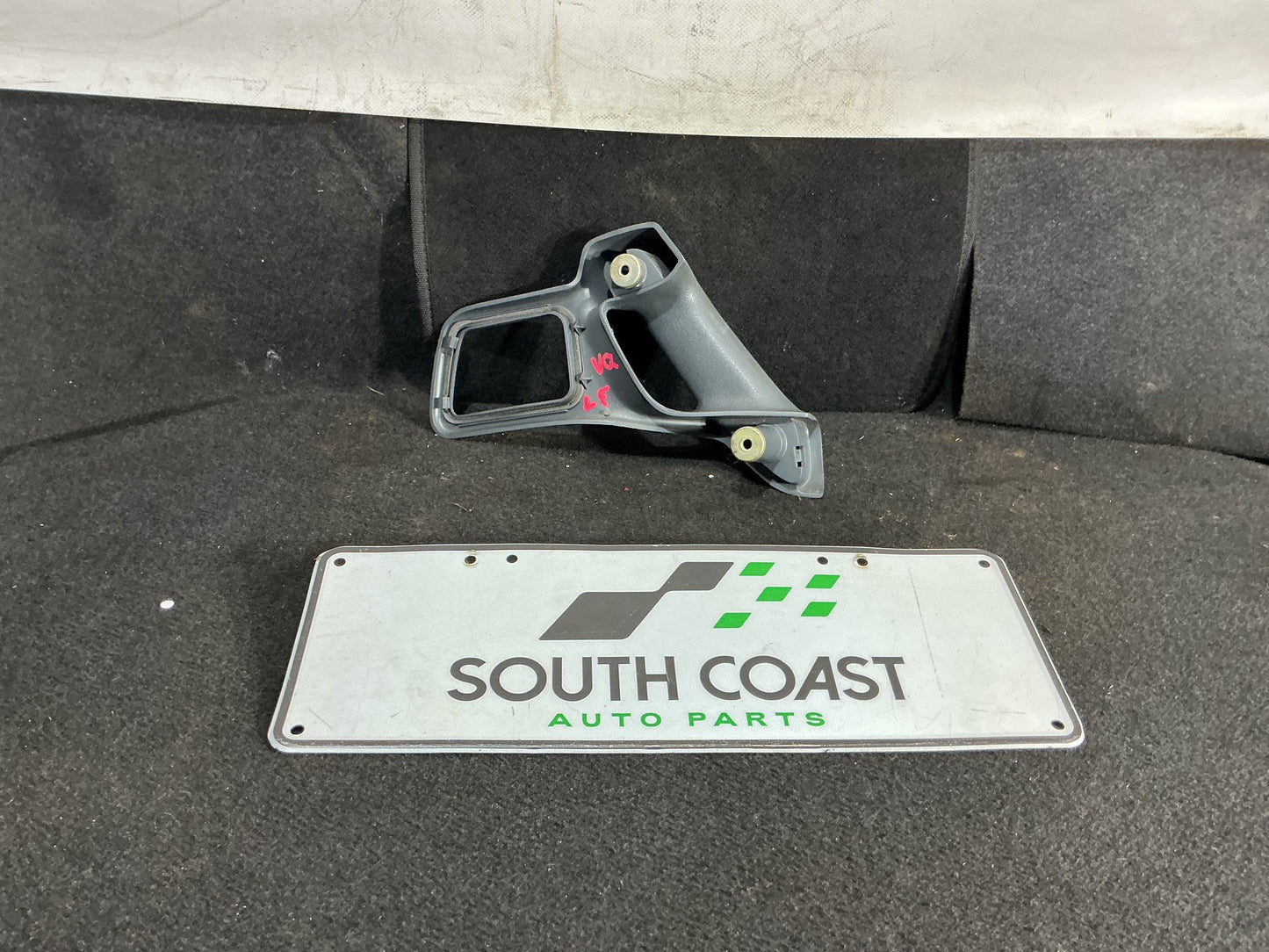 1990 Holden Statesman VQ 6H8VSY19UML459969 Left Front Door Interior Handle