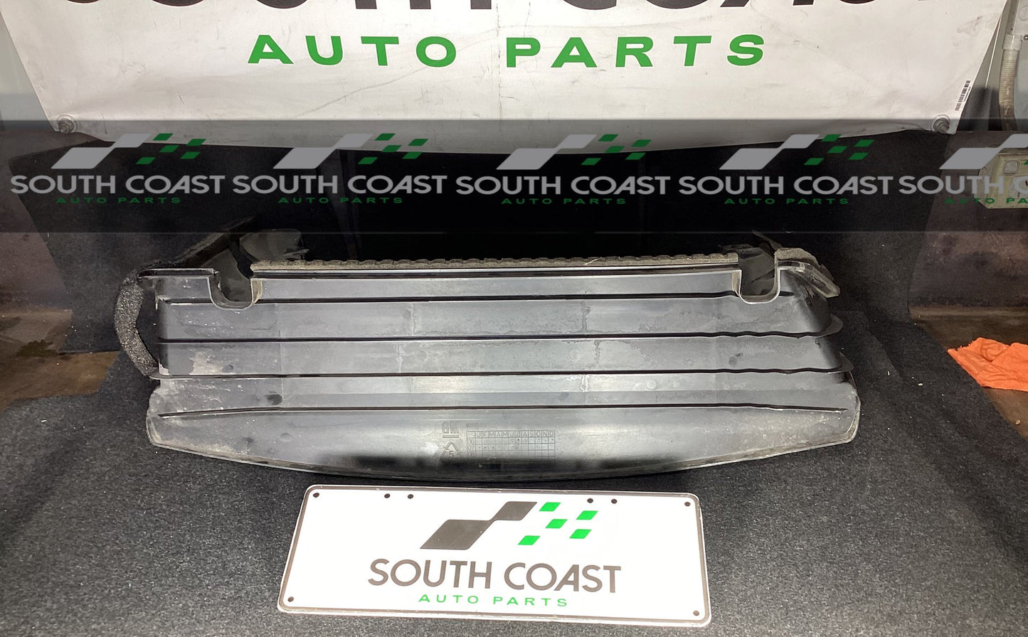 Holden Calais VE 6G1EX55768L940846 Air Dam