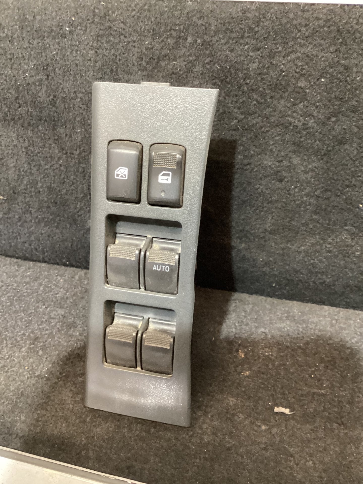 Holden Colorado RG U148CK Master Power Window Switch