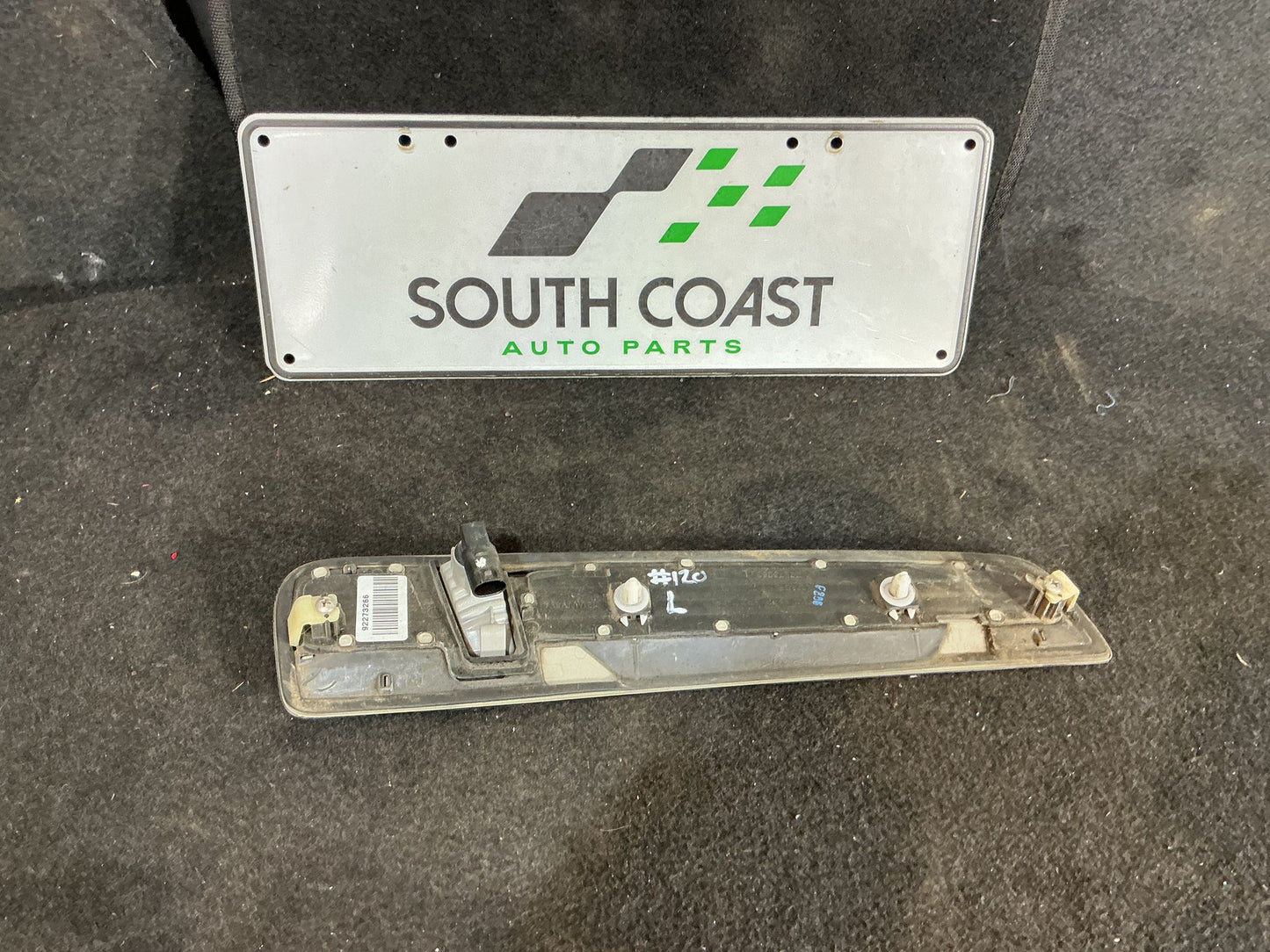 2013 Holden Ute VF  Left Front Guard Vent 92273266