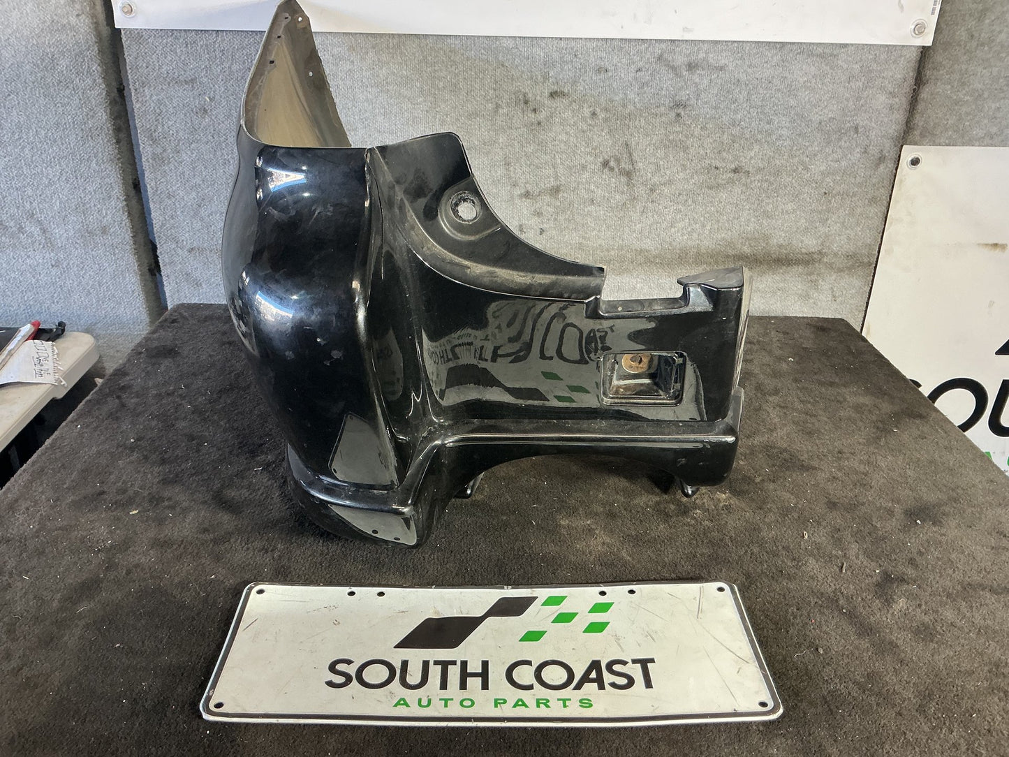 2002 - 2005 Holden Commodore VU 6H8VUK80F2L904753 Left Rear Bumper End 92059929