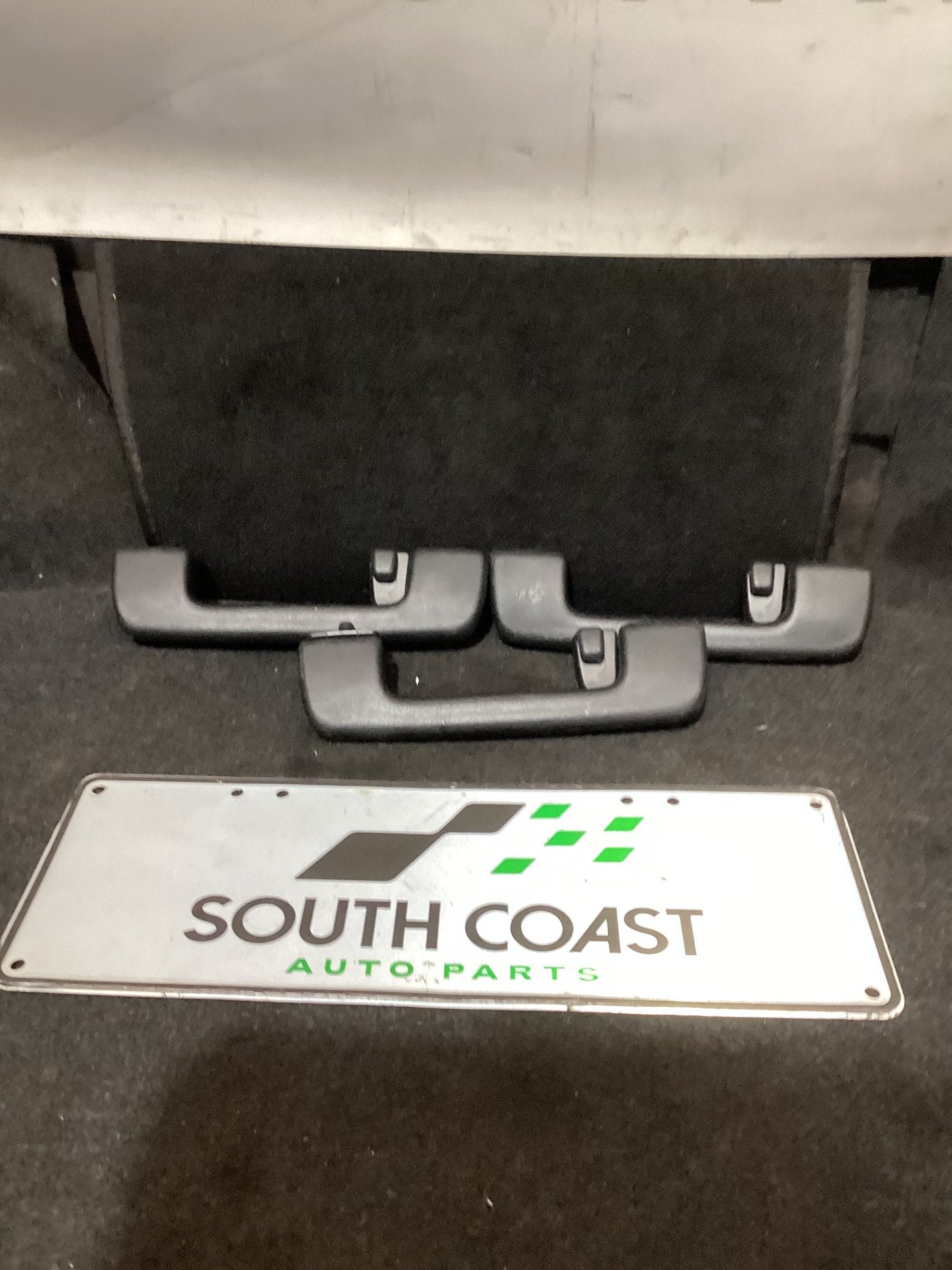 2007 Holden Calais VE 6G1EX55768L940846 Grab Handle Set