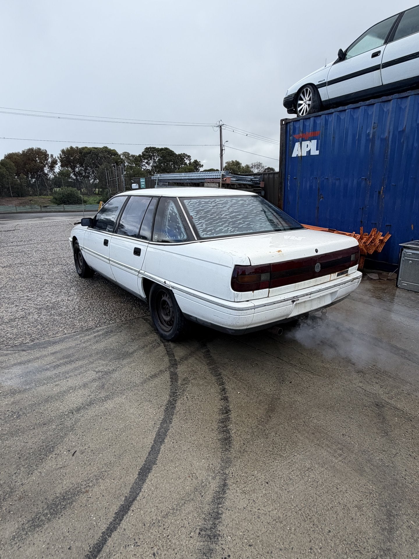 1990 Holden Statesman V8 VQ White