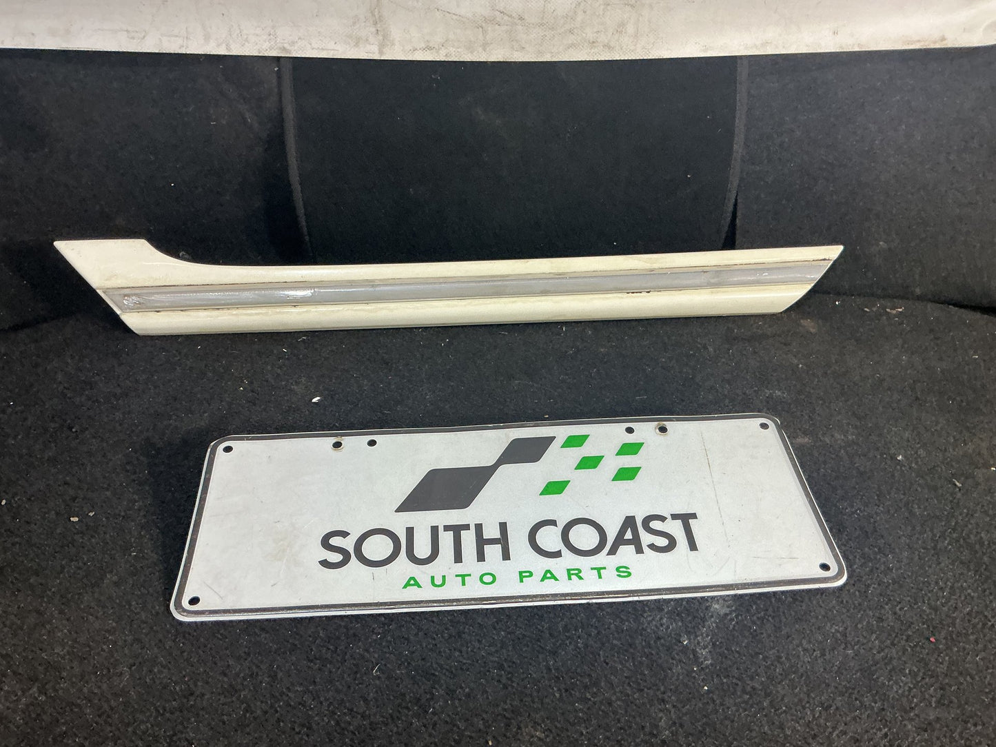 1990 Holden Statesman VQ 6H8VSY19UML459969 Right Rear Wheel Arch Moulding 92040094